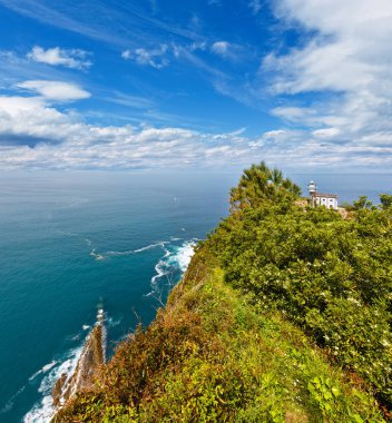 Deniz feneri Getaria Mount San Anton, İspanya, Bask Bölgesi üzerinde.