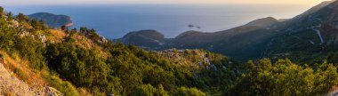 Budva riviera sahil şeridi. Karadağ, Balkanlar, Adriyatik denizi. 
