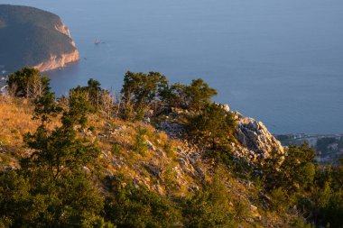 Budva riviera akşam deniz manzarası. Karadağ, Balkanlar, Adriyatik se