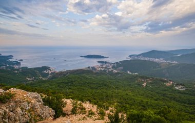 Sabah Budva riviera sahil şeridi. Karadağ, Balkanlar, Adriyatik s