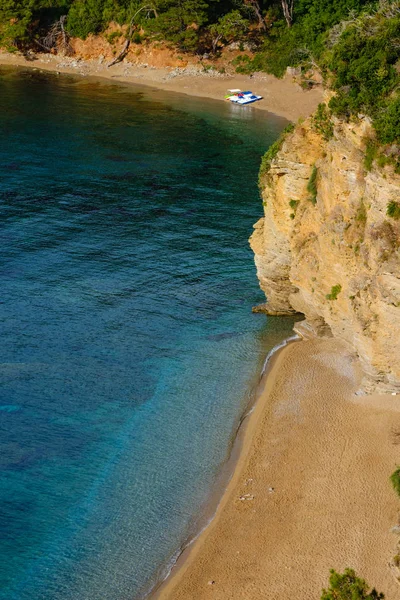 Playa de Mogren cerca de Budva, Montenegro — Foto de Stock
