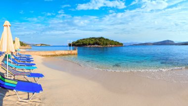 Yaz sabahı Ksamil Beach, Arnavutluk.