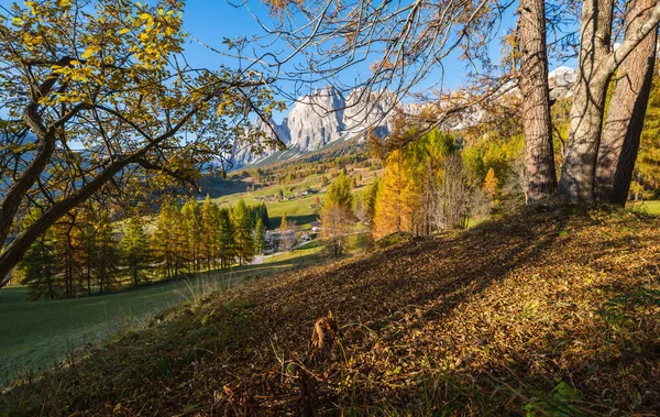 Sunny Autumn Alpine Dolomites Mountain Scene Sudtirol Italy Peaceful View — Stock Photo, Image