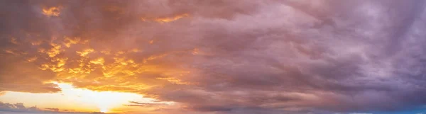 Coucher Soleil Été Ciel Panorama Avec Des Nuages Pourpre Polaire — Photo