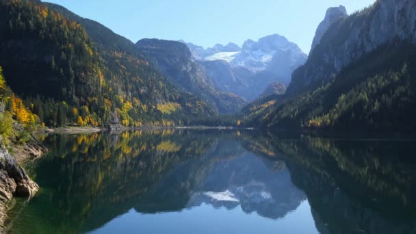 Мирное Осеннее Альпийское Озеро Гозаузен Озеро Фордерер Госаузи Верхняя Австрия — стоковое видео