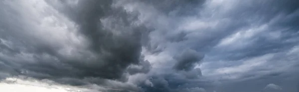 Dramatisk Skyet Himmel Med Tordenskyer Bakgrunn Naturlig Vær Panoramautsikt Klimahimmelen – stockfoto