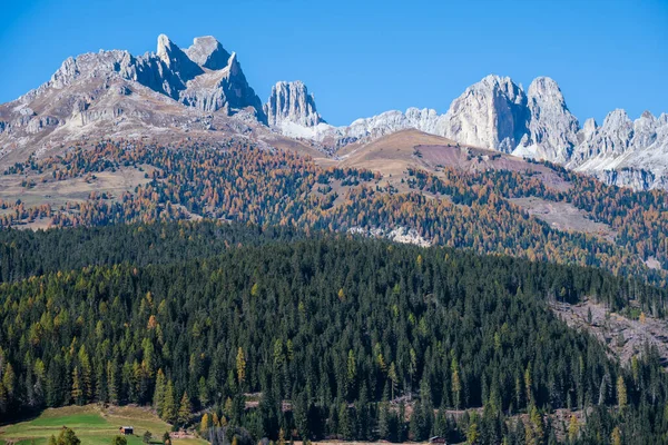 Herfst Alpine Dolomieten Scene Moena Sudtirol Italië Rustige Rotsachtige Bergtoppen — Stockfoto