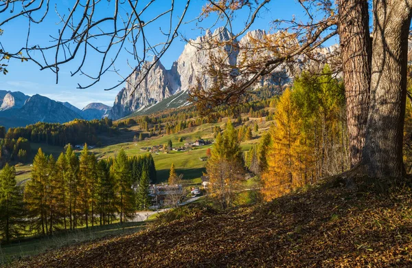 Sunny Őszi Alpesi Dolomitok Hegyi Jelenet Sudtirol Olaszország Békés Kilátás — Stock Fotó