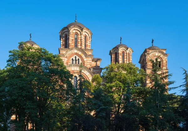 セルビア正教会聖マルコ教会 セルビア語 Church Mark Church はセルビアのベオグラードにある教会 1940年に完成したセルボ ビザンチン様式で建てられ 1835年まで遡る前の教会の敷地内に建てられた — ストック写真