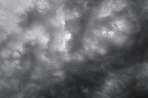 Escuro Céu Nublado Dramático Com Nuvens Trovoada Natural Mau Tempo — Fotografia de Stock