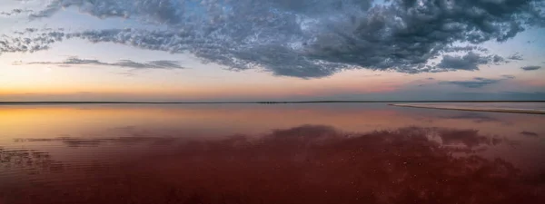 Puesta Sol Lago Extremadamente Salado Rosado Genichesk Coloreado Por Microalgas —  Fotos de Stock