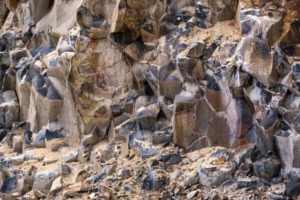 ウクライナ リヴネ地方のコストピル郡バサルトフ湖近くの夏の玄武岩柱地質保護区と玄武岩警備隊 — ストック写真