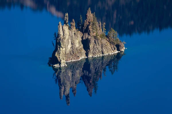 Fantom Hajó Funkció Kráter Nemzeti Park Gyönyörű Tükörképe Mély Kék — Stock Fotó