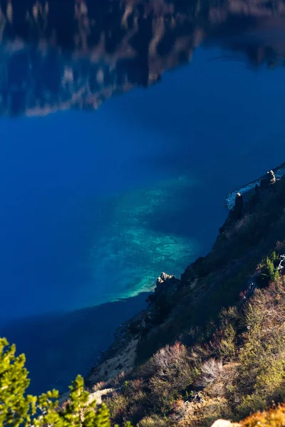 Close Shallow Section Crater Lake Deep Tropical Turquoise Fading Deep — Stock Photo, Image