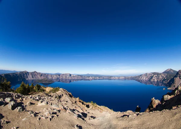 Beautiful Day Crater Lake National Park Clear Skies Very Little — Stock Photo, Image