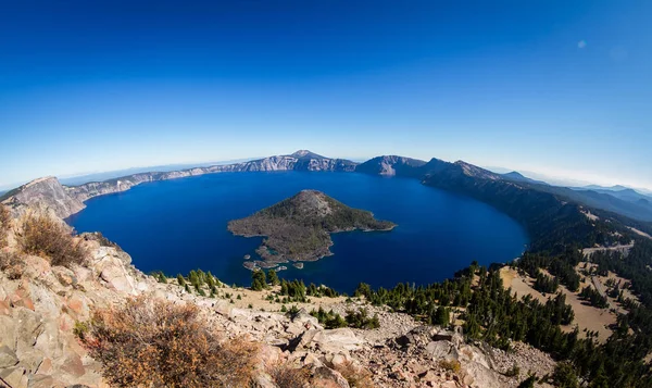 Vista Lago Crater Ilha Wizard Mirante Torre Watchman Dia Ensolarado — Fotografia de Stock