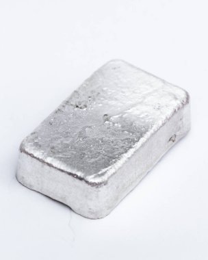 Değerli metal holding olarak döktü gümüş bir 10 gram çubuğunu kapat