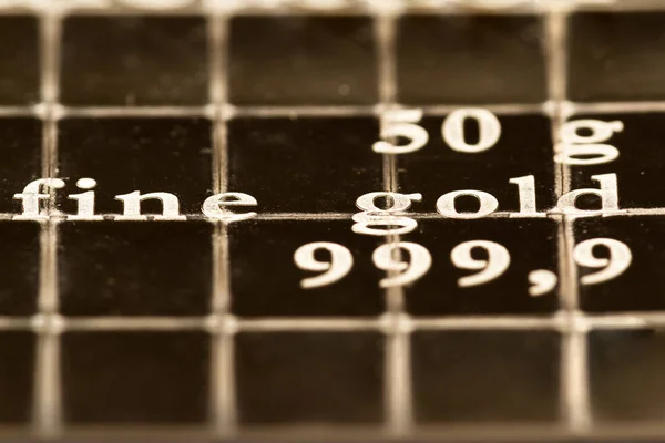 Altın Külçesi Değerli Metaller Fiziksel Bir Holding Olarak Yakın Çekim — Stok fotoğraf