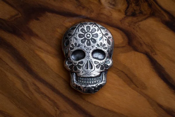 Dia Crânio Morto Derramado Prata Fina Como Precioso Metal Colecionável — Fotografia de Stock