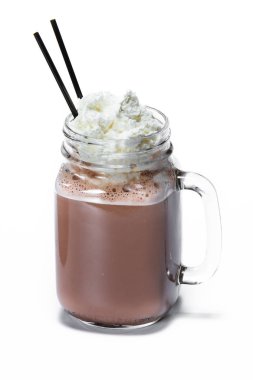 taze yapılmış kahve sıcak Kakaolu krem şanti ile tepesinde karışık