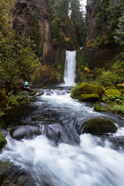 Carved Ancient Columnar Basalt Falls Drop Approximately 120 Feet Photo — Stock Photo, Image