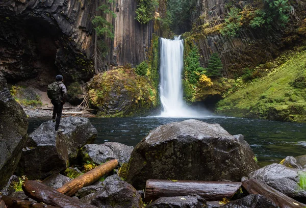 Carved Ancient Columnar Basalt Falls Drop Approximately 120 Feet Photo — Stock Photo, Image