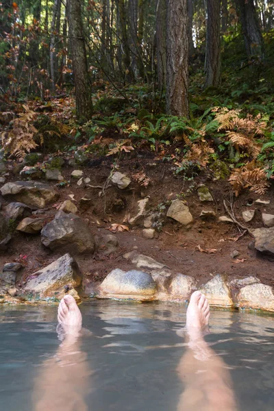 Relaxing Hot Mineral Pools Surrounded Forest Mountains Oregon Feet Frame — Stock Photo, Image