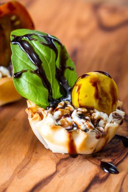 Keçi peyniri ısırıkları