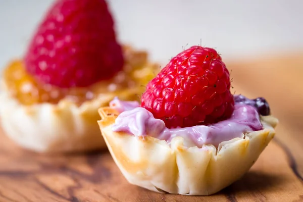 Fresh berry bites — Stock Photo, Image