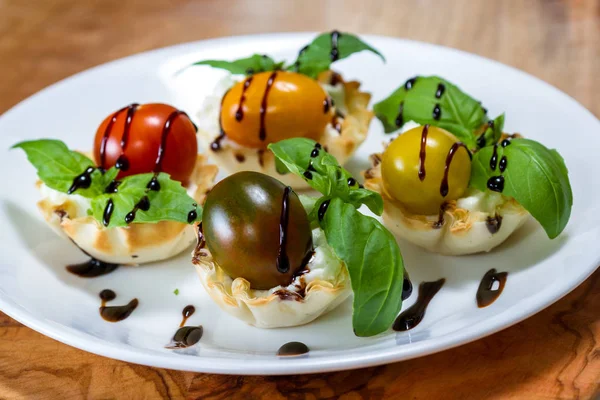 Goat cheese bites — Stock Photo, Image