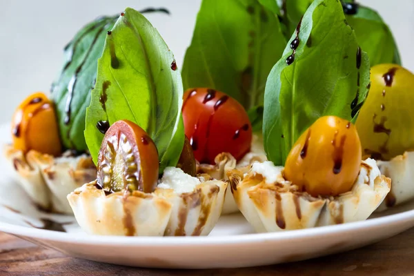 Goat cheese bites — Stock Photo, Image