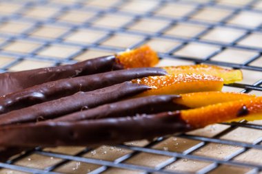 şekerlenmiş portakal kabuğu