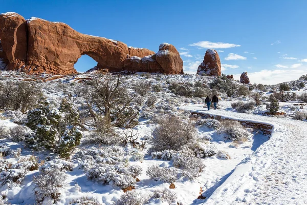 Winter traveling Arches National Park — Stock Photo, Image