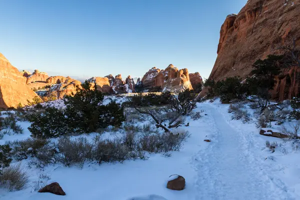 Snow on the red rocks — Stock Photo, Image