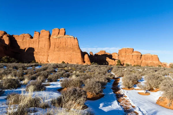 Snow on the red rocks — Stock Photo, Image