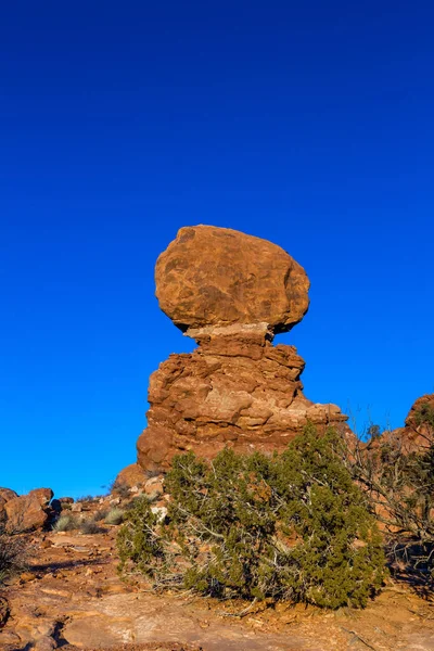 Formação rochosa equilibrada, Parque Nacional dos Arcos — Fotografia de Stock