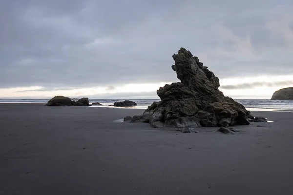 Moody Krajina Jižním Pobřeží Oregonu Trochou Mlhy Valící Přes Horizont — Stock fotografie