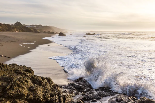 Vagues Écrasant Sur Rivage Rocheux Nesika Beach Oregon Tard Dans — Photo