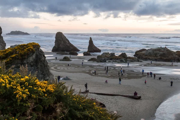 Bandon Sea Oregon Usa Marzo 2020 Gente Caminando Por Laberinto — Foto de Stock