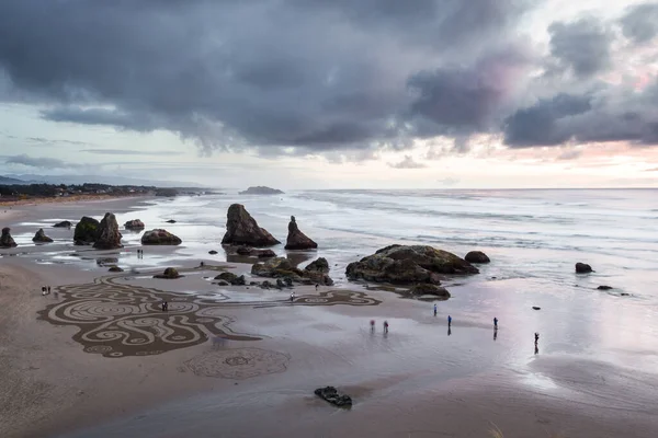 Bandon Sea Oregon Usa March 2020 People Walking Labyrinth Created — Stock Photo, Image