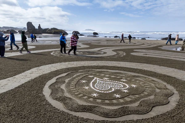Bandon Sea Oregon Usa Martie 2020 Oamenii Care Merg Labirint — Fotografie, imagine de stoc