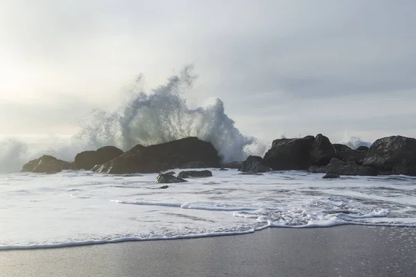 Skalnaté Pobřeží Pláži Nesika Oregon Pozdě Odpoledne Slunce Blíží Obzoru — Stock fotografie