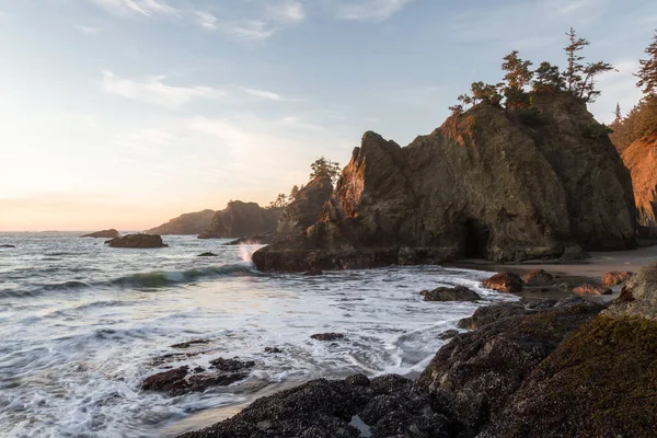 Gyönyörű Naplemente Secret Beach Oregon Egy Lágy Meleg Ragyogás Sziklák — Stock Fotó