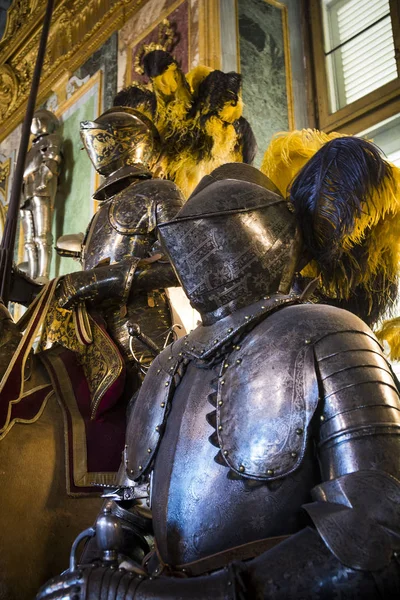 Средневековые Доспехи Выставлены Дворце Турина — стоковое фото