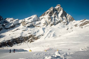 Dağ kayağı. Matterhorn tepe, Breuil-Cervinia, İtalya .