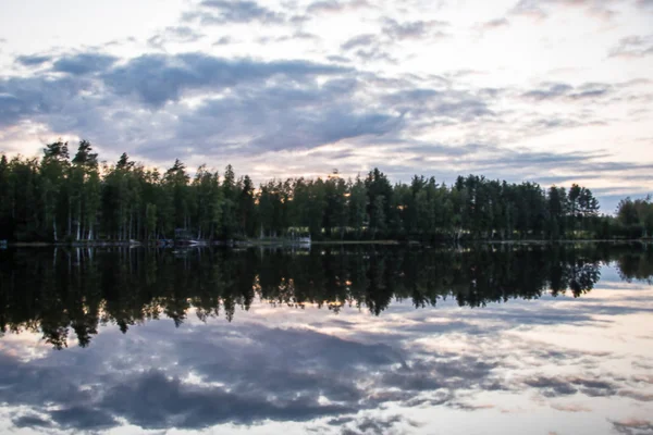 Lago de verano en Finlandia . —  Fotos de Stock