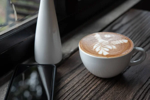 Weiße Kaffeetasse Auf Holztisch Café Latte Art Kaffeetasse — Stockfoto