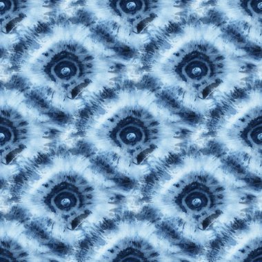 Beyaz ipeğin üzerindeki çivit rengi kusursuz kravat boyası deseni. El boyası kumaşlar - nodüler batik. Shibori boyaması.. 