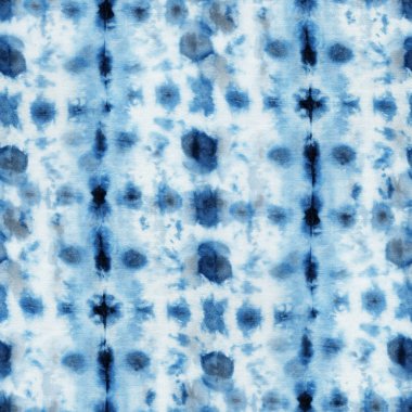 Beyaz ipeğin üzerindeki çivit rengi kusursuz kravat boyası deseni. El boyası kumaşlar - nodüler batik. Shibori boyaması.. 