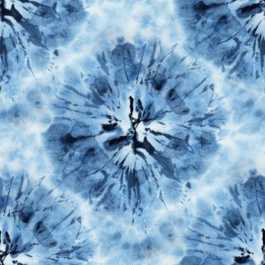 Beyaz ipeğin üzerindeki çivit rengi kusursuz kravat boyası deseni. El boyası kumaşlar - nodüler batik. Shibori boyaması.. 